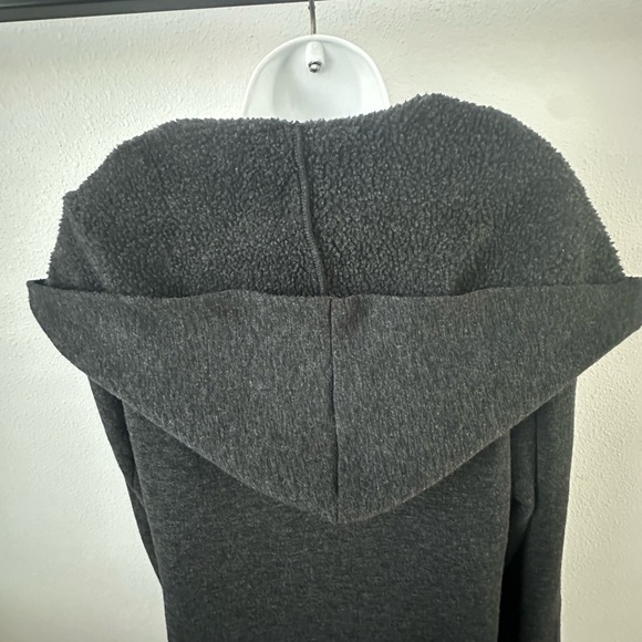 Amisu Charcoal Hooded Cape - Picture 6 of 10